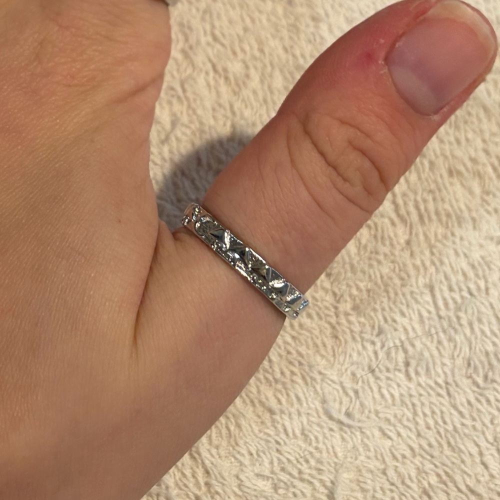 Vintage Elegant Silver Band Ring size 6